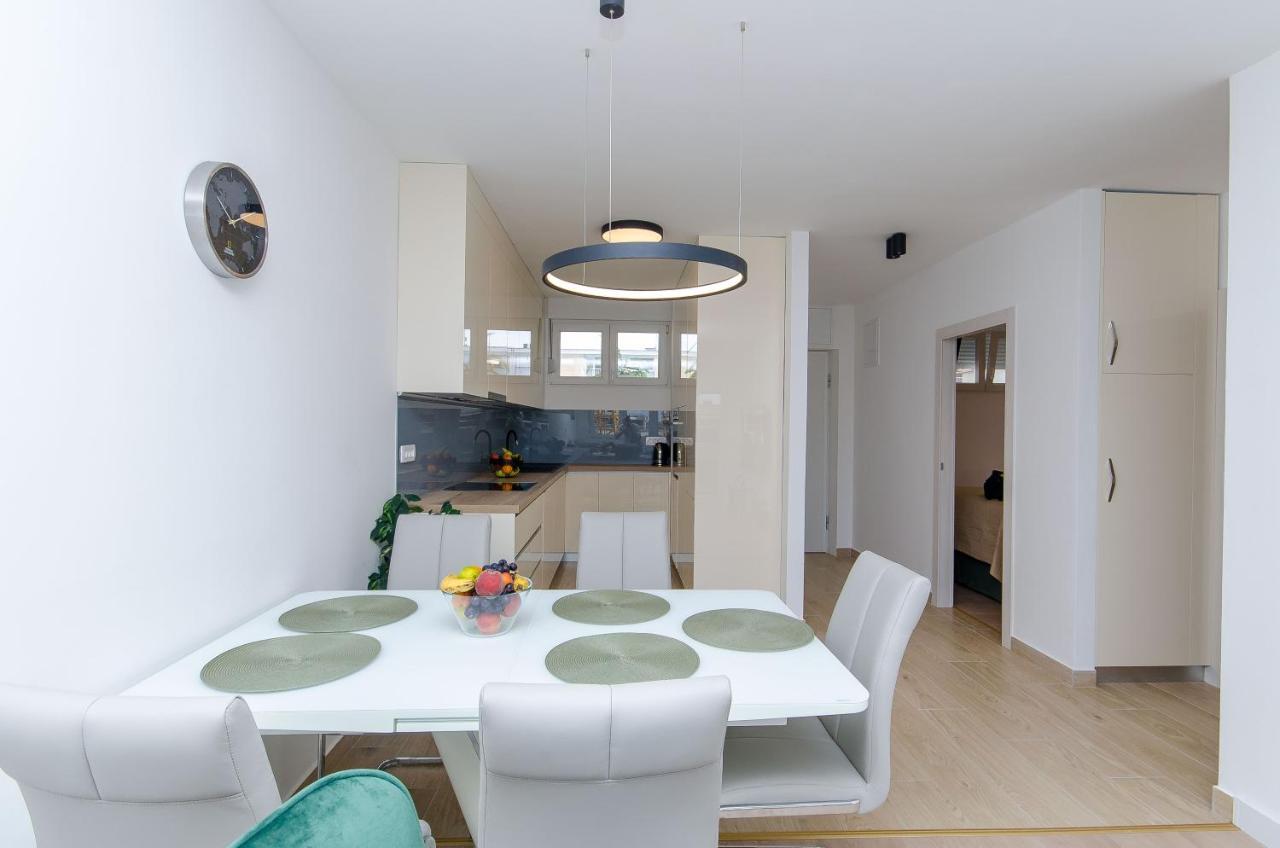 Modern Living Apartment Airy Split Exteriér fotografie