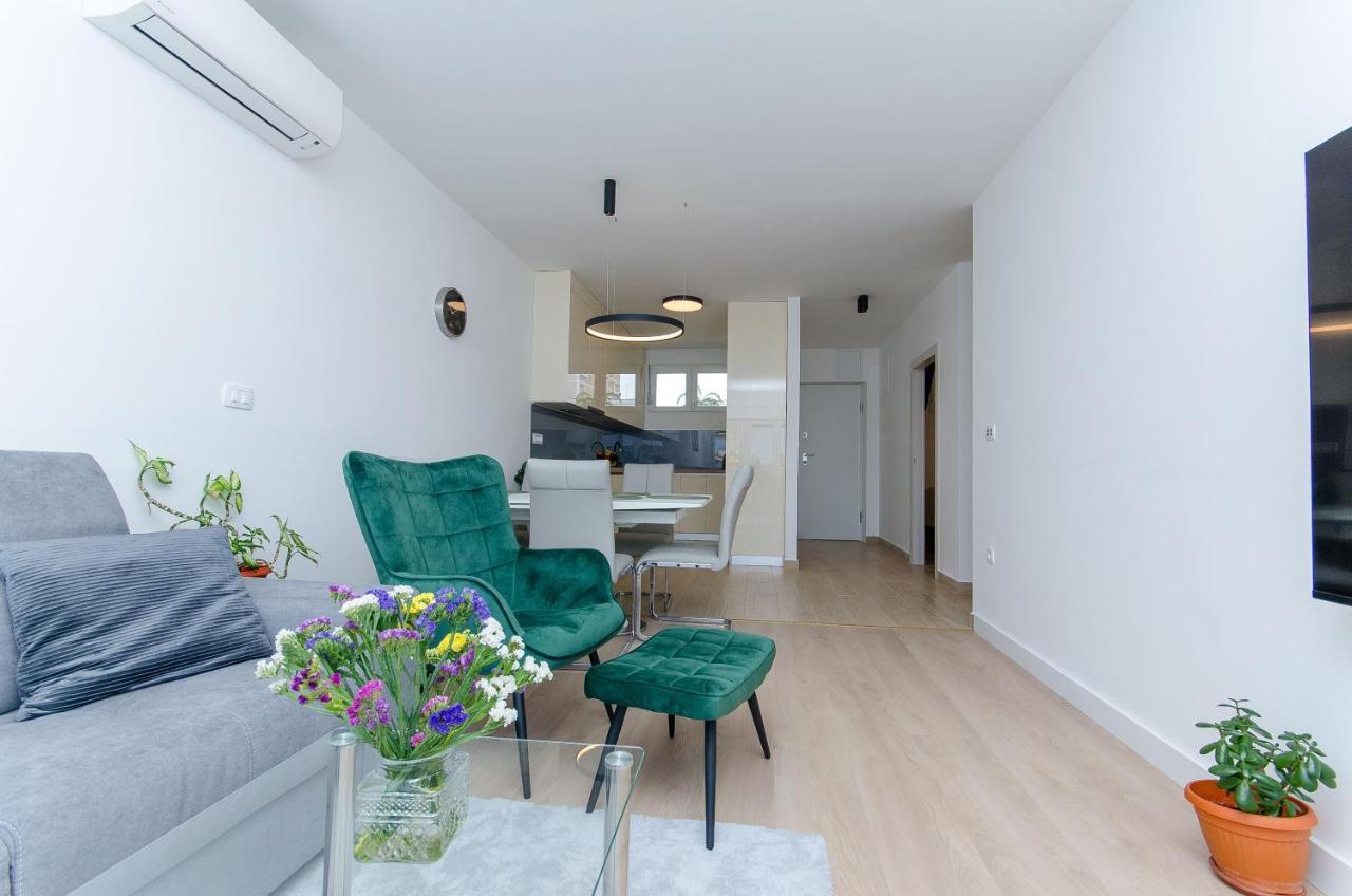 Modern Living Apartment Airy Split Exteriér fotografie