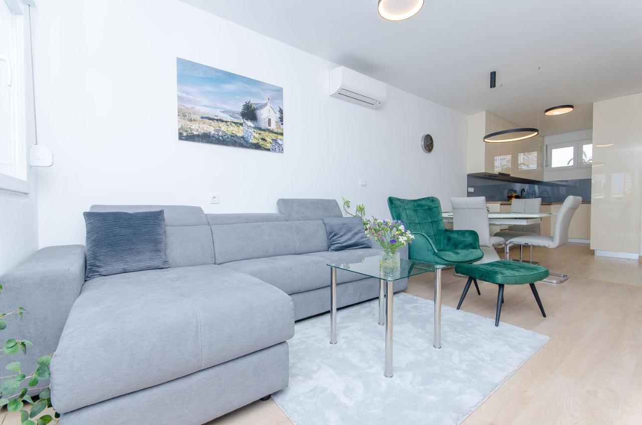 Modern Living Apartment Airy Split Exteriér fotografie