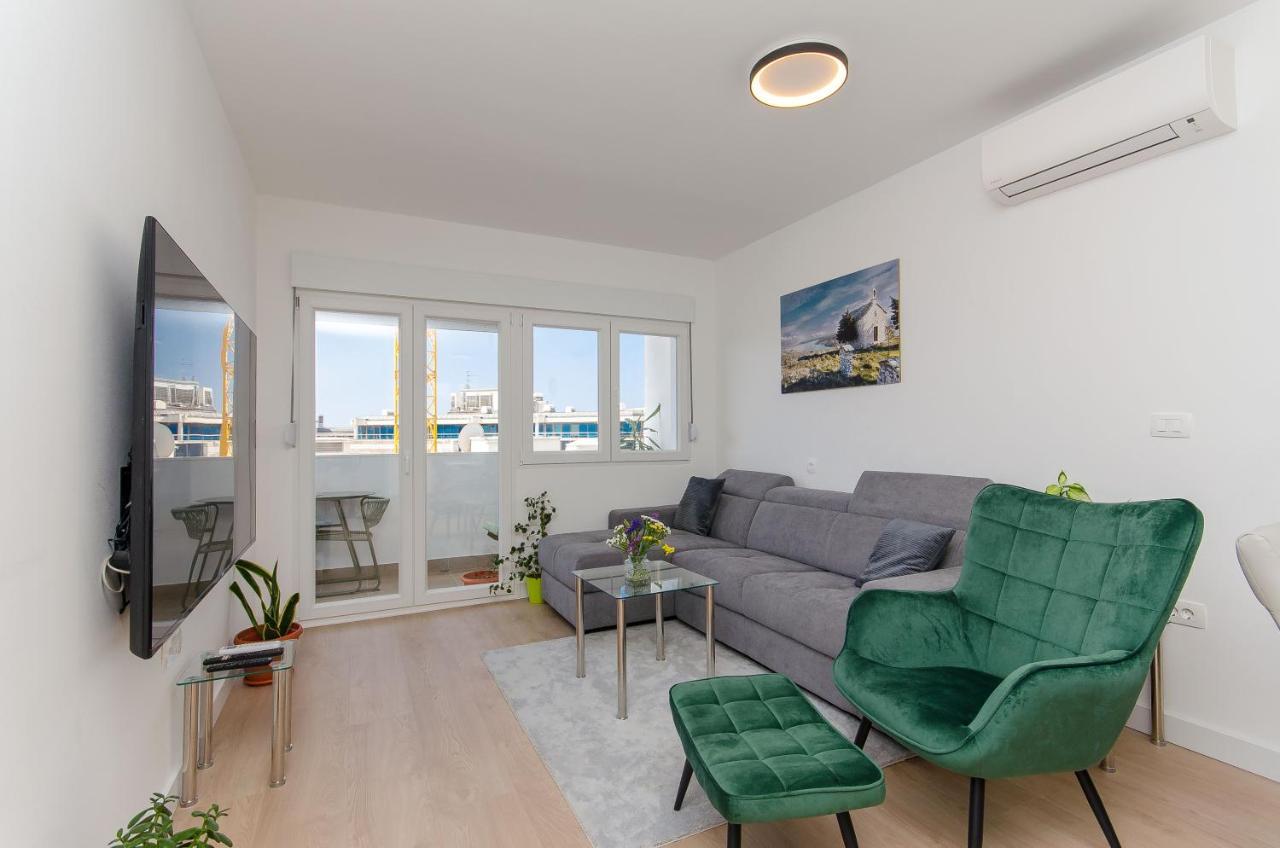 Modern Living Apartment Airy Split Exteriér fotografie